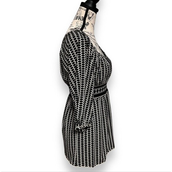 Max Studio S Black Cream Boho Geometric Tunic Top Empire Waist Stretch Y2K - Picture 6 of 8